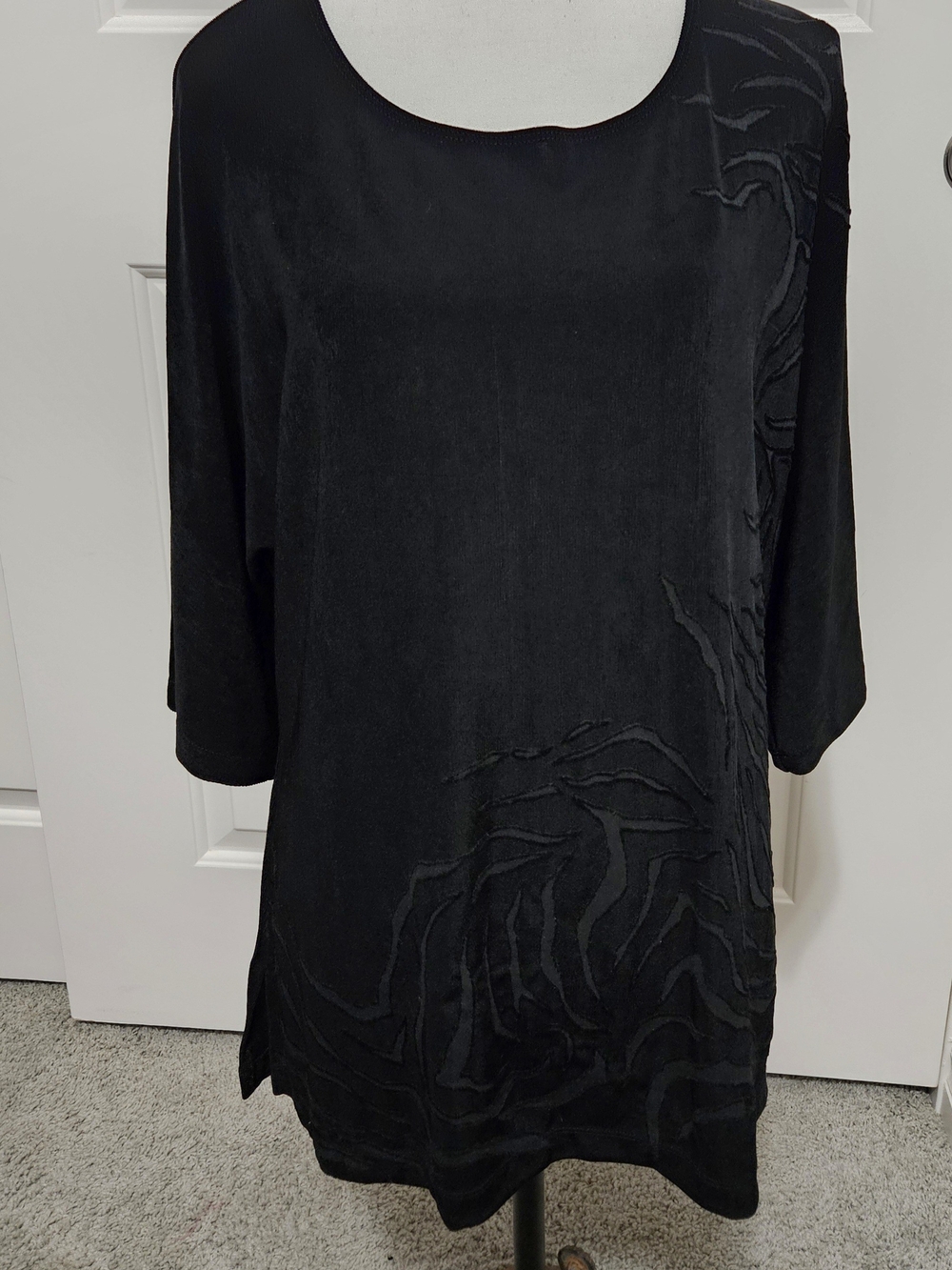 Chico's Black Textured Scoop-Neck Tunic Top